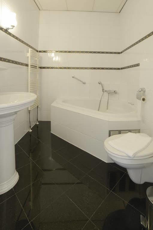 Amsterdam Airport Hotel 3*