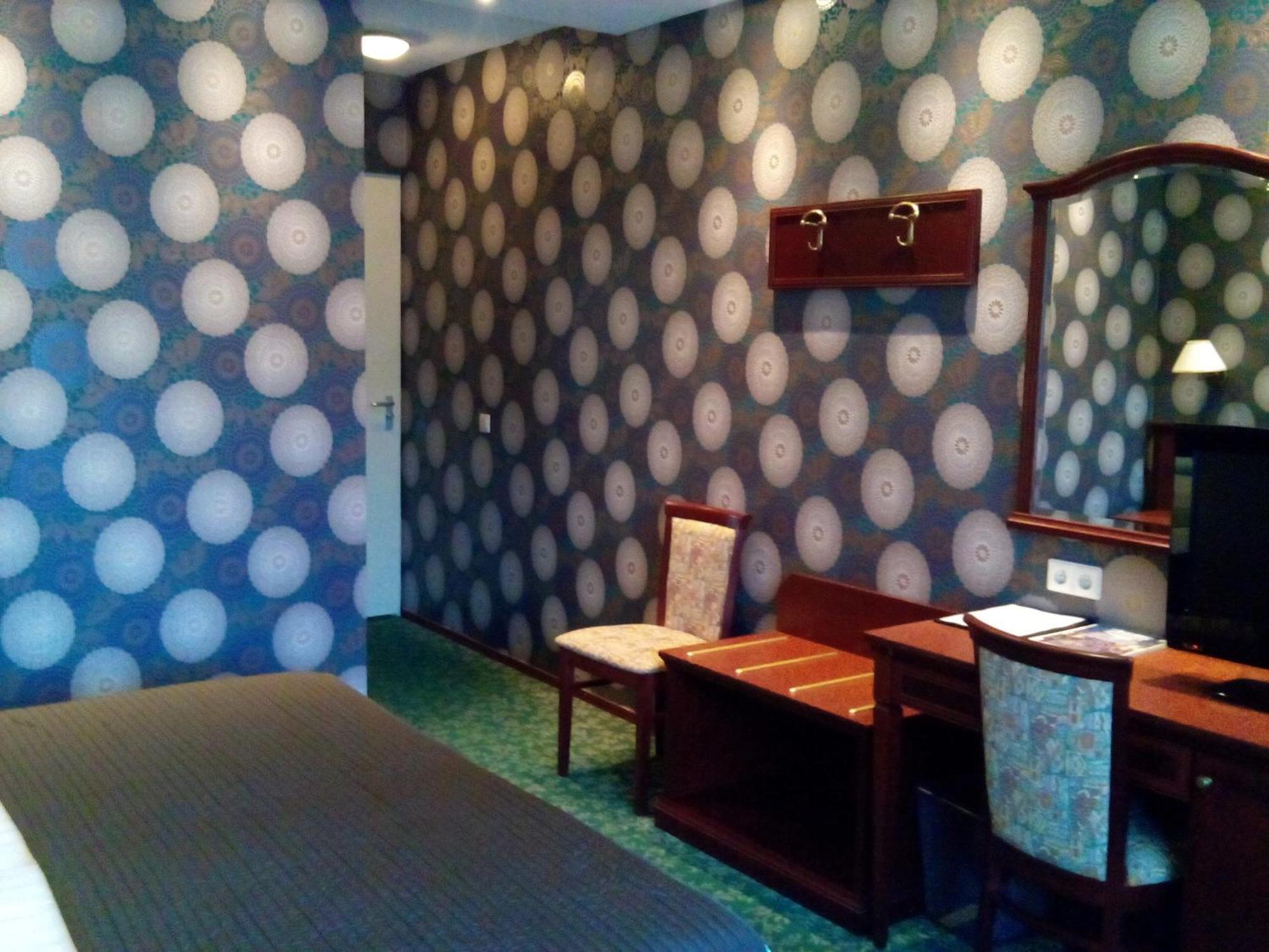 Hotel Amsterdam Airport 3*